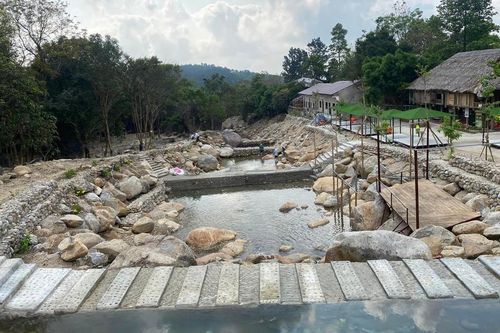 Tự ý đắp đập, chặn dòng suối Lương để làm du lịch