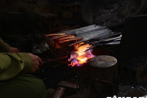 Giữ lửa trăm năm ở làng rèn Lý Nhân