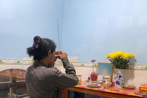 Một người tử vong do 'nghịch' súng trong lúc nhậu, gia đình nghi là án mạng