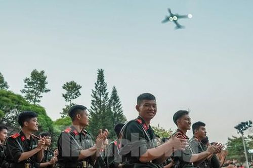 Ấm tình đêm truyền lửa của Công an TPHCM