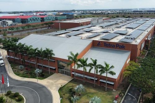 Tetra Pak lắp đặt gần 6.000m2 tấm pin mặt trời, giúp giảm hơn 700 tấn khí CO2 mỗi năm