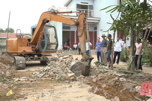 320 hộ dân xã Vĩnh Hòa hiến đất làm đường giao thông
