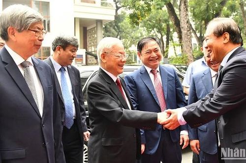 Tổng Bí thư dự Lễ kỷ niệm 60 năm Chủ tịch Hồ Chí Minh gặp mặt đội ngũ trí thức