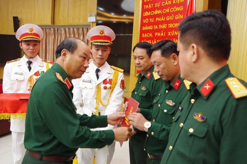Thượng tá Phan Thắng giữ chức Chỉ huy trưởng Bộ Chỉ huy Quân sự tỉnh Thừa Thiên Huế