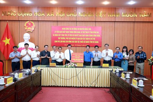 Hỗ trợ 6 tỷ đồng làm nhà ở cho đồng bào dân tộc thiểu số nghèo ở Hà Giang và Tuyên Quang