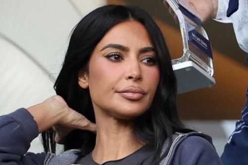 Kim Kardashian bị đề nghị cấm đến sân bóng ở Scotland
