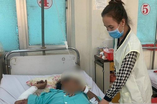 Tình hình sức khỏe của 3 bệnh nhân trong vụ xe tải tông vào nhà dân