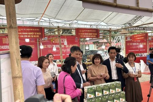 100 gian hàng xúc tiến, quảng bá thương mại du lịch Hà Nội tới du khách