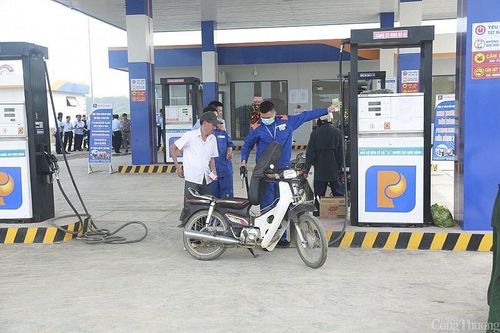 Nghệ An: 'Hoa hồng' xăng dầu tăng, doanh nghiệp bán lẻ phấn khởi