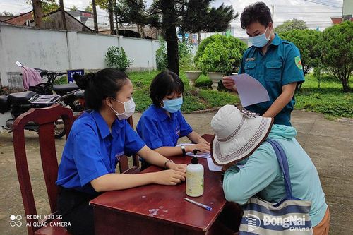 Để màu áo Đoàn thêm xanh