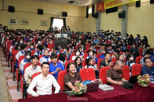 Tiền Phong Marathon 2023: Hoàn thành tập huấn tình nguyện viên, cán bộ y tế