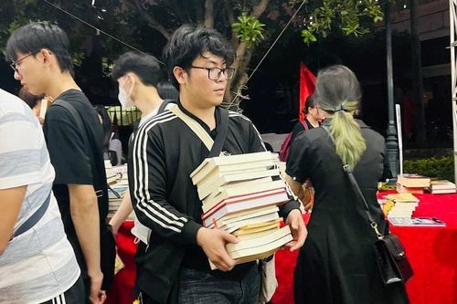Hội sách cho bạn đọc yêu tri thức nền tảng