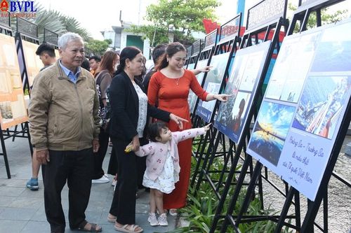 Lần đầu tiên công bố gần 100 văn bản lưu hình dấu, bút tích vua phê về Đà Nẵng