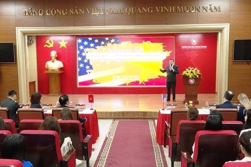 Đại sứ Hoa Kỳ tại Việt Nam thăm và chia sẻ cùng sinh viên Trường Đại học Ngoại thương