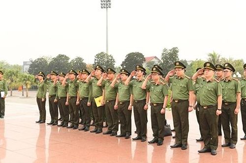 Đoàn Thanh niên Văn phòng Bộ Công an báo công dâng Bác