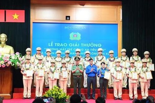 Tuyên dương 20 gương mặt trẻ Công an tiêu biểu, 75 thanh niên Công an xã xuất sắc