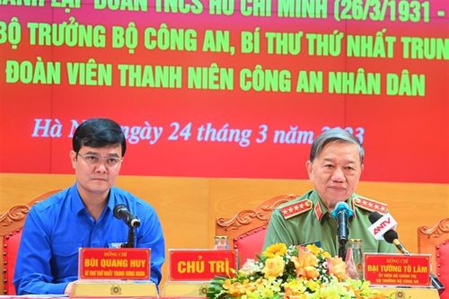Bộ trưởng Tô Lâm đối thoại với đoàn viên, thanh niên Công an nhân dân