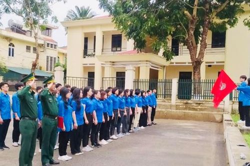 Tổ chức 'Tiết học biên cương' cho học sinh nơi biên giới