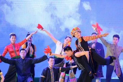Rực rỡ sắc màu văn hóa, dân tộc Lai Châu