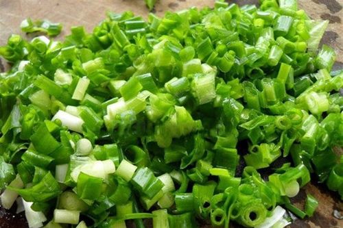 Một loại rau được mệnh danh là 'gia vị quốc dân', nhiều người mê 'đắm đuối' đến bốc hỏa, bạc tóc