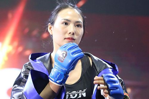 Võ sĩ xinh đẹp Phạm Nhung bỏ trận tranh đai Lion Championship