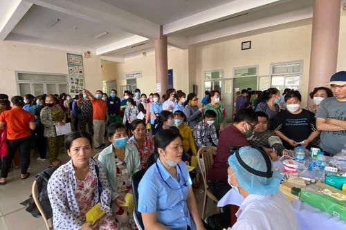 Khám tầm soát bệnh, tặng thuốc và suất ăn đến 1.600 công nhân ở H.Củ Chi