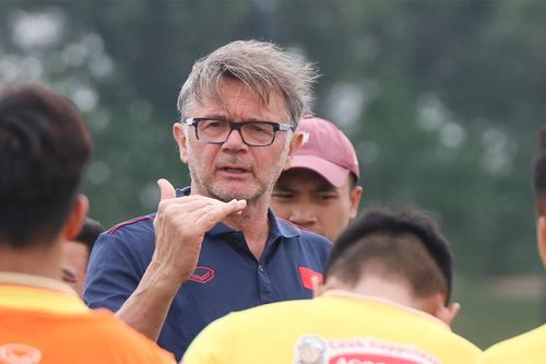 HLV Troussier giao chỉ tiêu cho U23 Việt Nam ở trận gặp U23 Kyrgyzstan