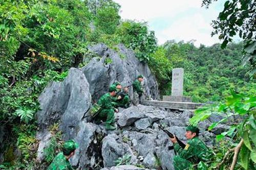 Những bước chân thắm tình 'quân - dân' bảo vệ bình yên của Tổ quốc