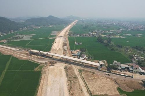 Khó khăn về mặt bằng ảnh hưởng đến tiến độ cao tốc Nghi Sơn - Diễn Châu