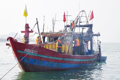 Hà Tĩnh kiên quyết đấu tranh, ngăn chặn tàu giã cào