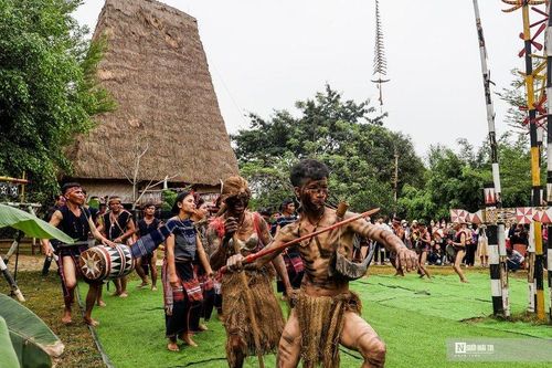Độc đáo Lễ hội cầu an người Ba Na được tổ chức tại Hà Nội