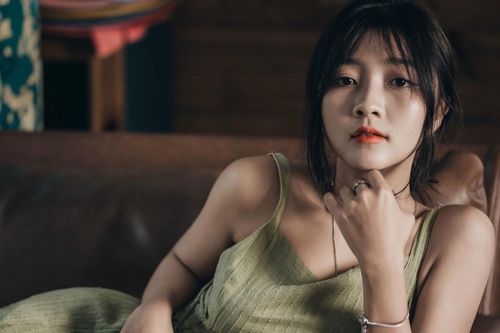 Tiktoker Trần Thu Dung gây bão với loạt ca khúc cover nhạc Trung