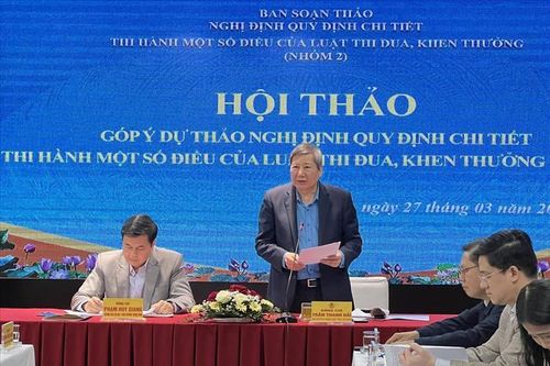 2 phương án về thời gian giữ chức vụ để xét khen thưởng quá trình cống hiến với nữ cán bộ lãnh đạo, quản lý