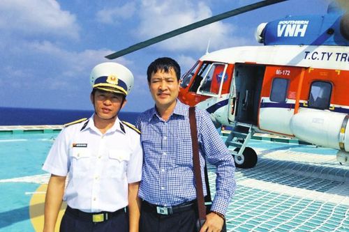 'Em ơi ra đảo một lần...'
