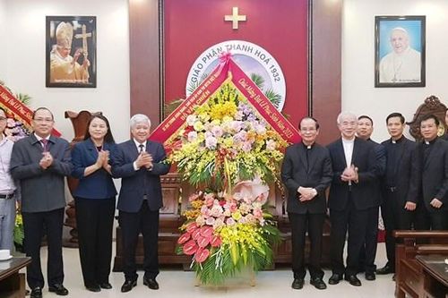 Chủ tịch Đỗ Văn Chiến chúc mừng lễ Phục sinh tại Thanh Hóa