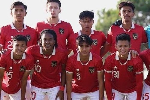 Chủ tịch LĐBĐ Indonesia bay sang Thụy Sĩ thuyết phục FIFA