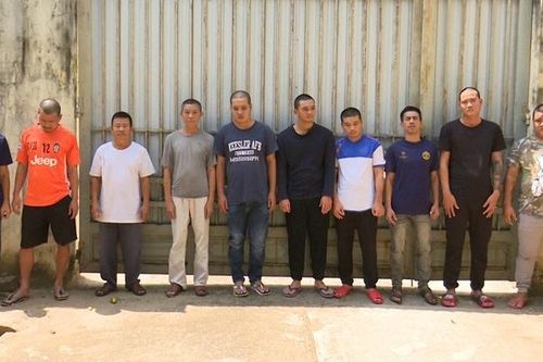 Khởi tố, bắt tạm giam 10 bị can tổ chức đánh bạc trong vườn xoài