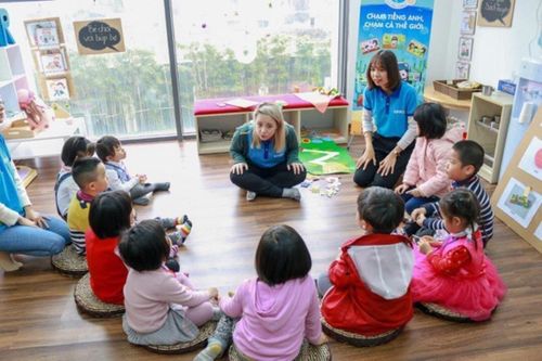 Nhiều phụ huynh đang lo con không sõi tiếng Việt