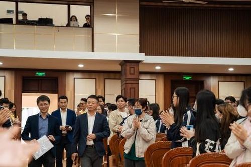 Sinh viên NEU hào hứng với các 'bí kíp' giúp xây dựng thương hiệu cá nhân hiệu quả