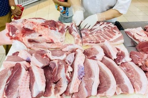 Hà Nội: Nguồn cung dồi dào, giá rau xanh và thực phẩm tươi sống giảm đồng loạt.