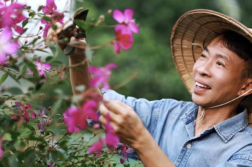 NSƯT Việt Hoàn: 60 tuổi giã từ sân khấu, ấp ủ xây nhà dưỡng lão nghệ sĩ