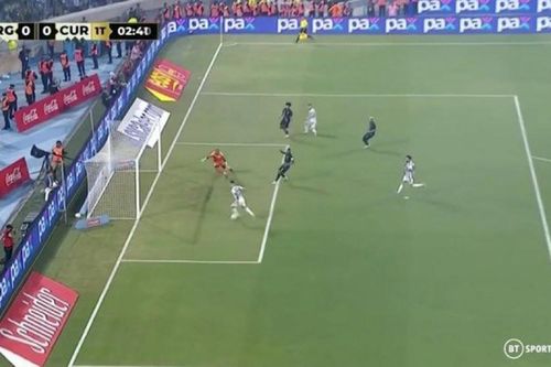 Được Messi dọn cỗ, Lautaro Martinez vẫn 'biến bàn thắng thành cơ hội'