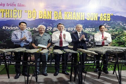 Khánh Hòa trưng bày 2 bộ đàn đá 3.000 năm tuổi phục vụ du khách tham quan