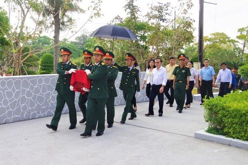Di dời hài cốt liệt sỹ hy sinh lên khu Anh hùng lực lượng vũ trang