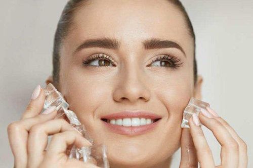 6 lợi ích khi chườm đá lên mặt vào mùa hè