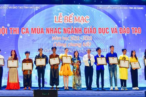 Cụm trường THPT TP. Châu Đốc đạt hạng nhất Vòng chung kết Hội thi ca múa nhạc ngành giáo dục và đào tạo An Giang năm học 2022 – 2023