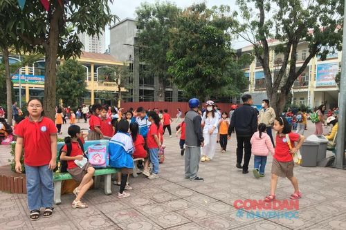 Cảnh báo 'chiêu' lừa đảo mới: 'Bố/mẹ con bị tai nạn' để lừa học sinh!