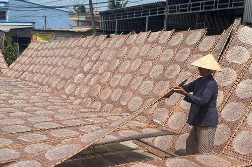 Tôn vinh làng nghề bánh tráng hơn 200 năm tuổi xứ Tây Đô