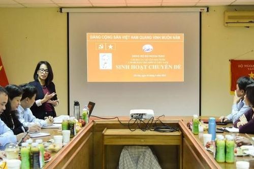 Cán bộ, đảng viên cần ứng xử trên mạng xã hội thế nào trong tình hình mới?