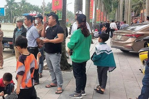 50 học sinh Nghệ An bị bắt nghỉ học để phản đối phương án 'siết' xe điện